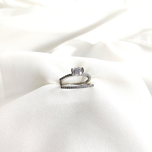 Duo de bagues en argent 925 “Éclat d’Amour” – Solitaire et alliance pavée