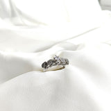 Bague en argent 925 “Roses Éternelles” – Design floral serti de zircons Bague en argent 925 “Roses Éternelles” – Design floral serti de zircons