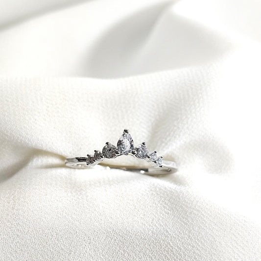 Bague en argent 925 “Couronne de Lumière” – Sertie de zircons scintillants