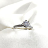 Bague en argent 925 “Éclat Royal” – Solitaire serti de zircons étincelants Bague en argent 925 “Éclat Royal” – Solitaire serti de zircons étincelants
