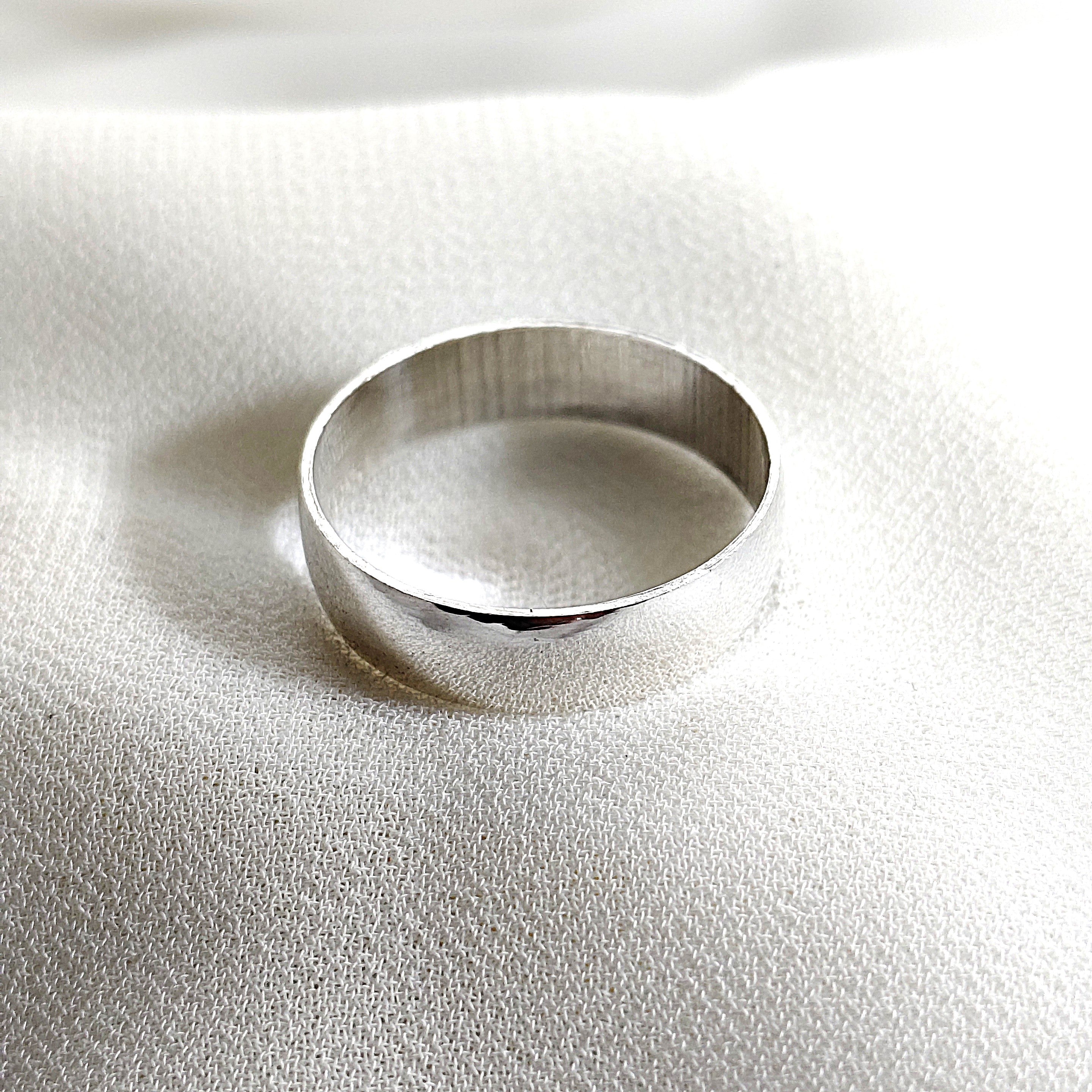Bague homme  en argent 925 simple et élégante – Finition brillante Bague homme  en argent 925 simple et élégante – Finition brillante