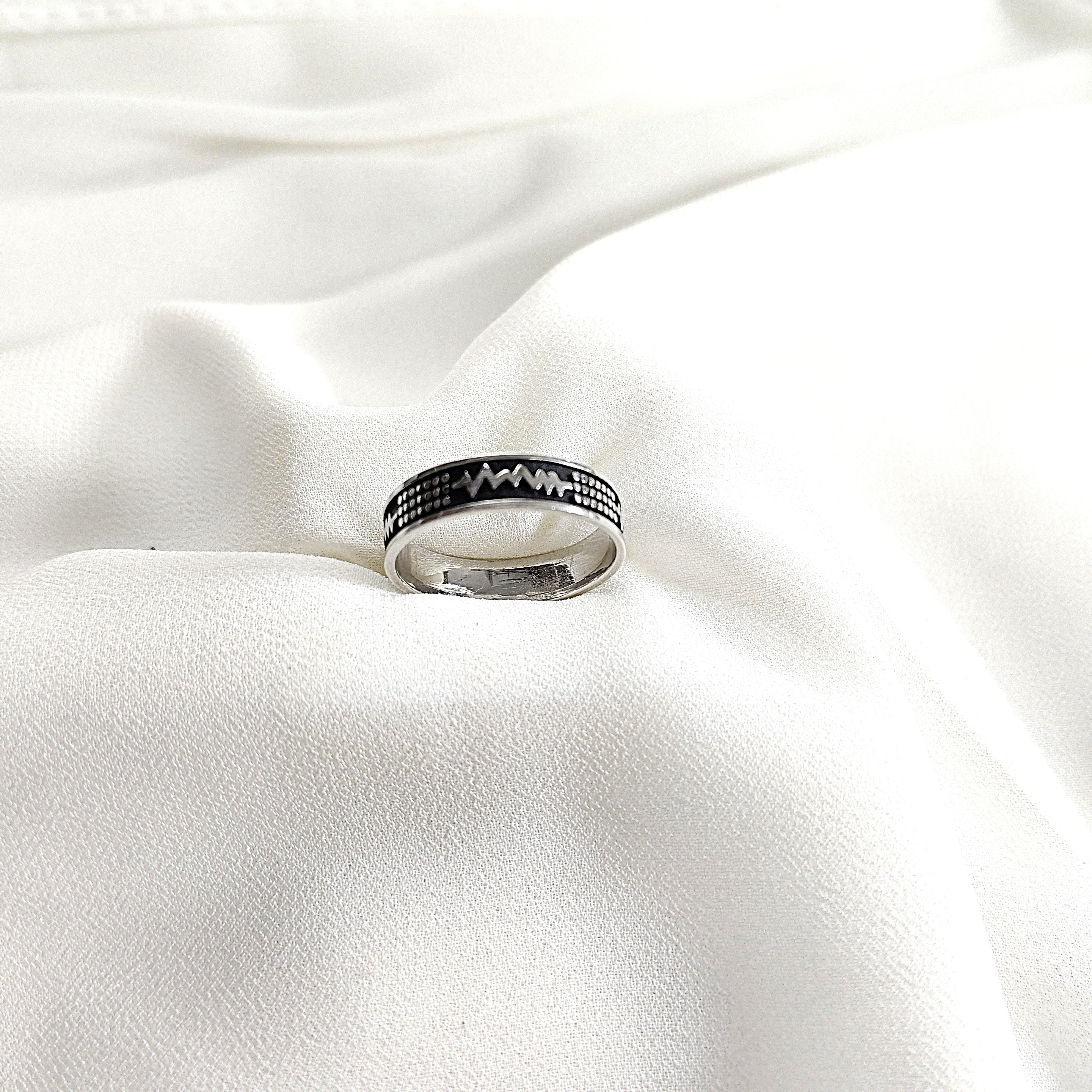 Bague homme en argent 925 motif battement de cœur – Style moderne Bague homme en argent 925 motif battement de cœur – Style moderne