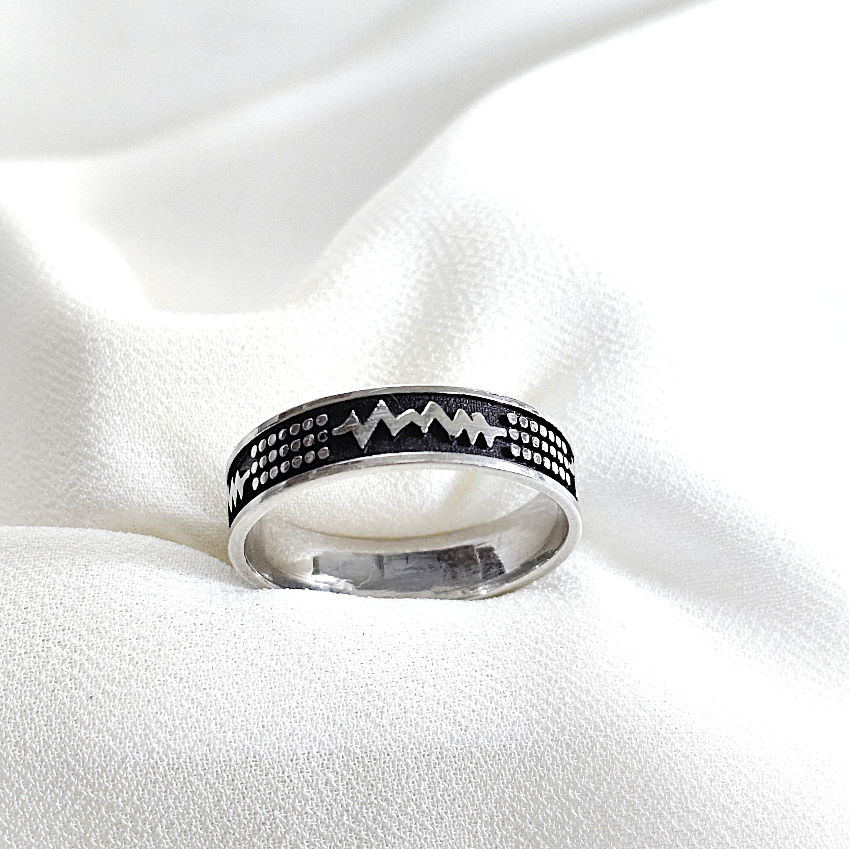 Bague homme en argent 925 motif battement de cœur – Style moderne Bague homme en argent 925 motif battement de cœur – Style moderne