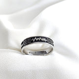 Bague homme en argent 925 motif battement de cœur – Style moderne Bague homme en argent 925 motif battement de cœur – Style moderne
