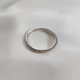 Bague en argent 925 “Élégance Pure” – Anneau fin serti de zircons étincelants Bague en argent 925 “Élégance Pure” – Anneau fin serti de zircons étincelants