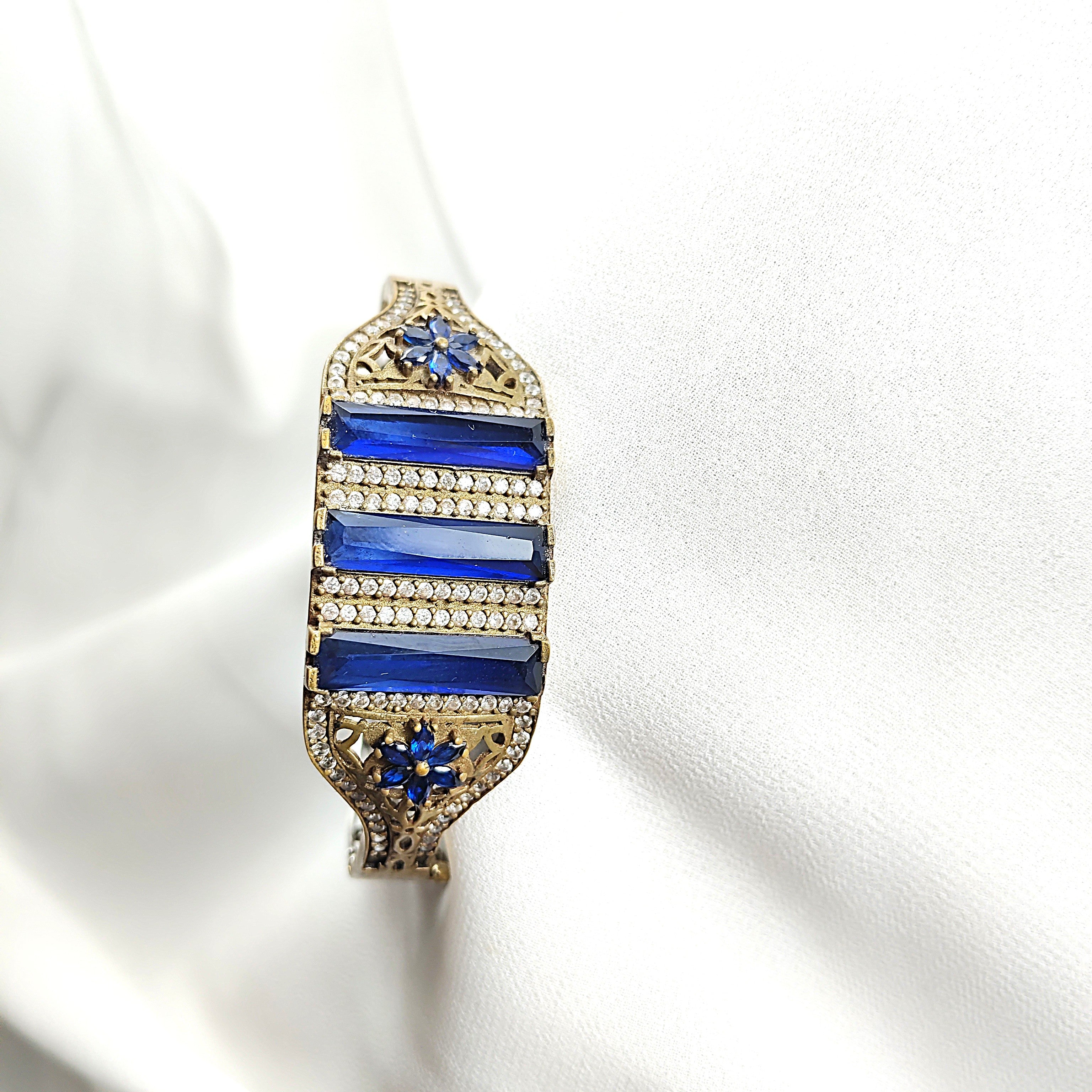 Bracelet Antique en Argent Orné de Pierres Bleues et Zircons – Élégance Royale Bracelet Antique en Argent Orné de Pierres Bleues et Zircons – Élégance Royale