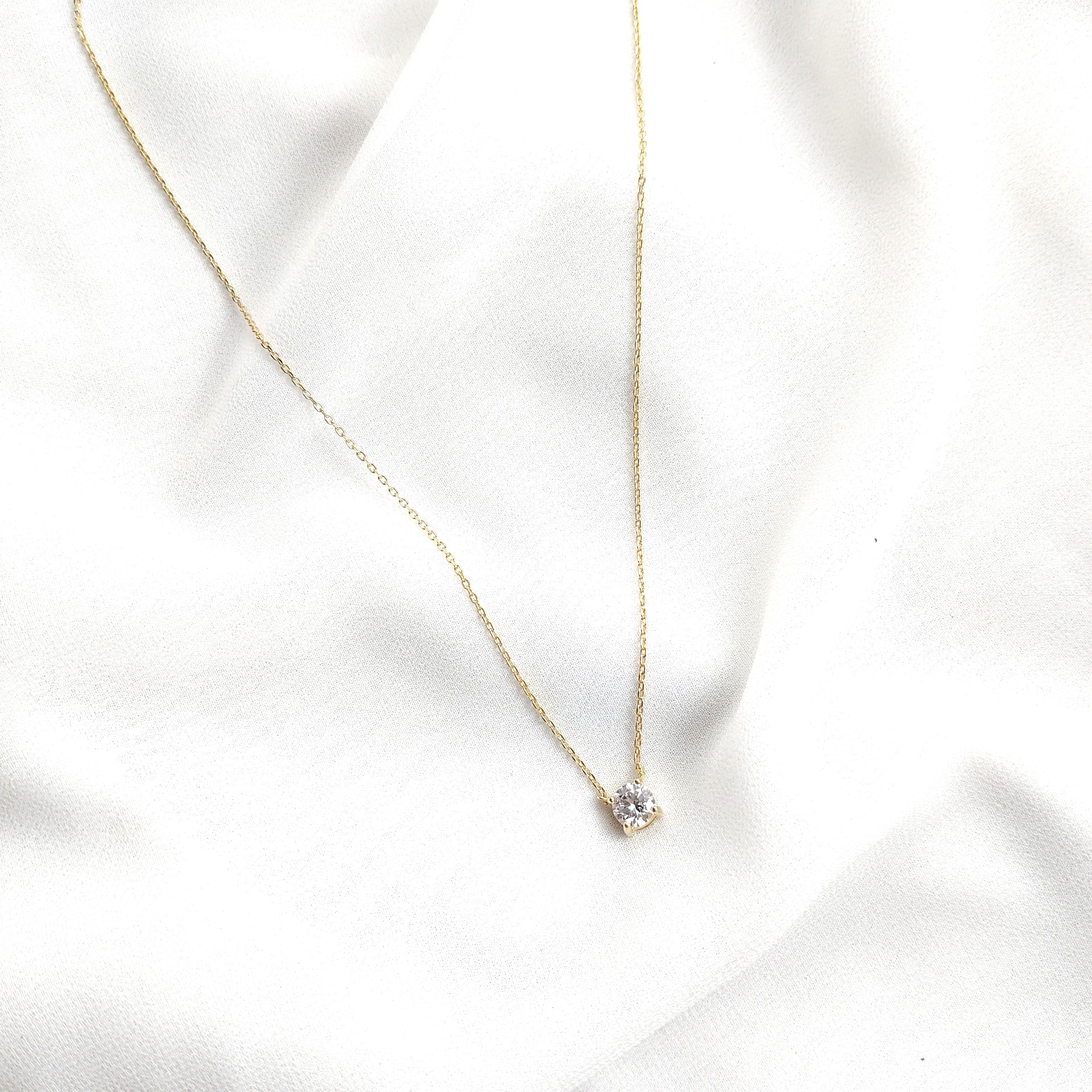 Chaîne solitaire zircon en plaqué or – Garantie 10 ans Chaîne solitaire zircon en plaqué or – Garantie 10 ans