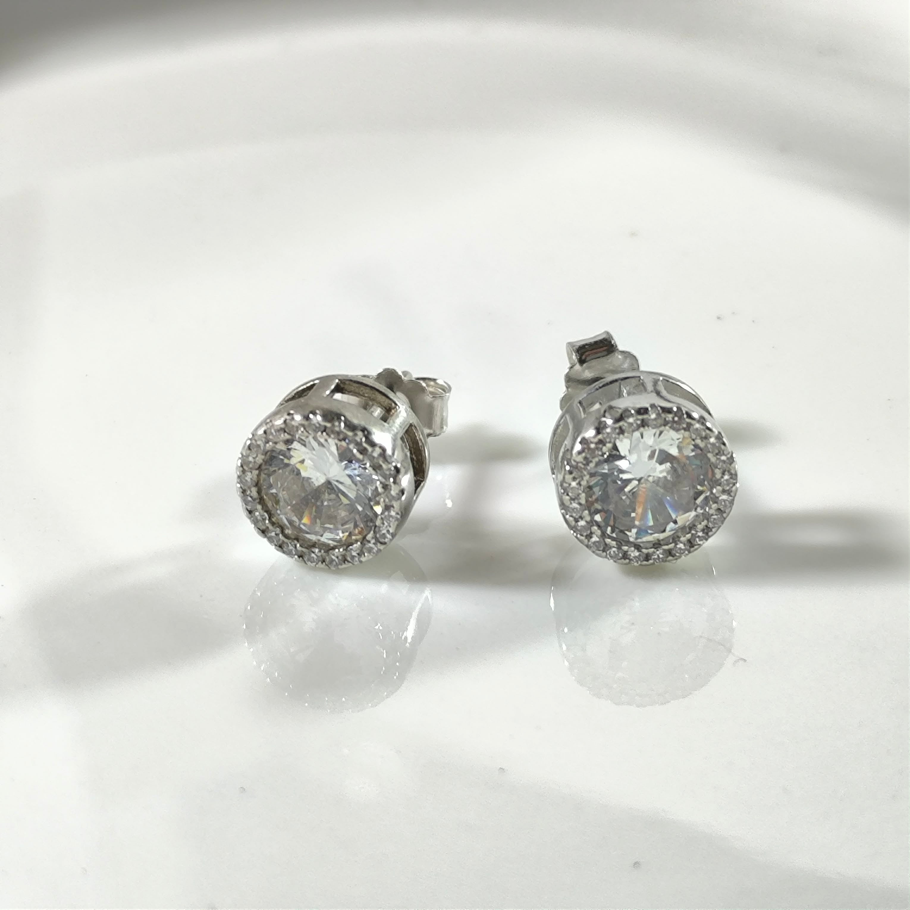 Boucles d’Oreilles Argent Solitaire Prestige – Zircon Brillance Luxe