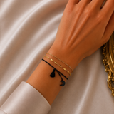 Bracelet Multicouches Lune & Pompon Noir – Élégance Bohème