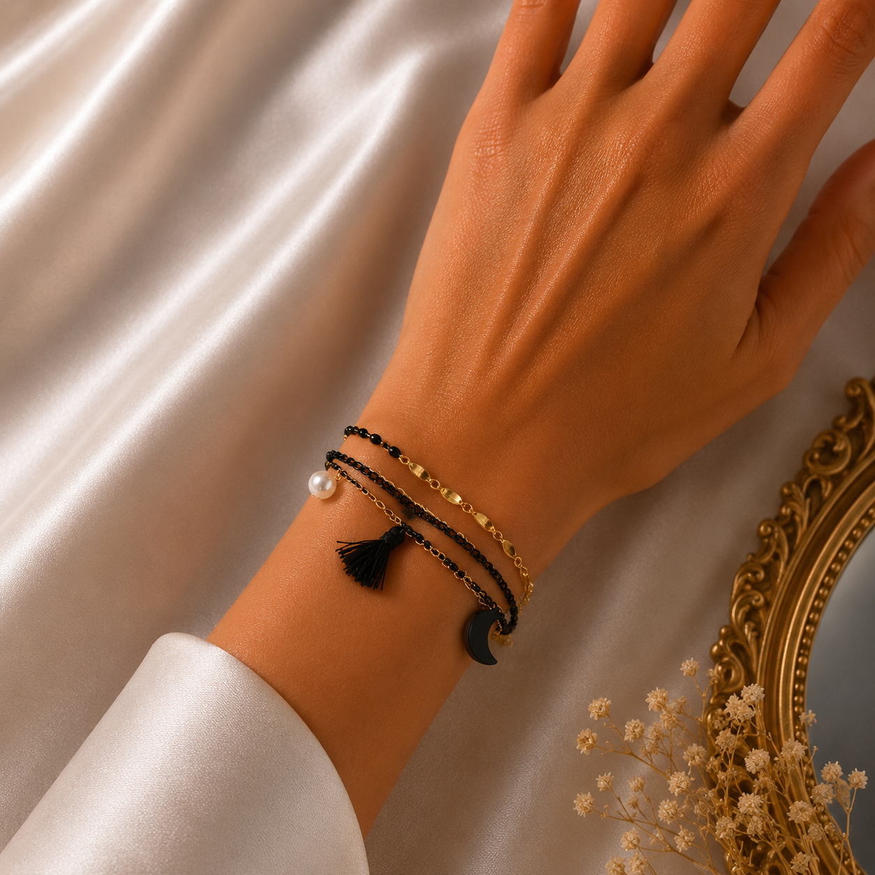 🌙 Bracelet Multicouche Lune Noire & Perle Élégante