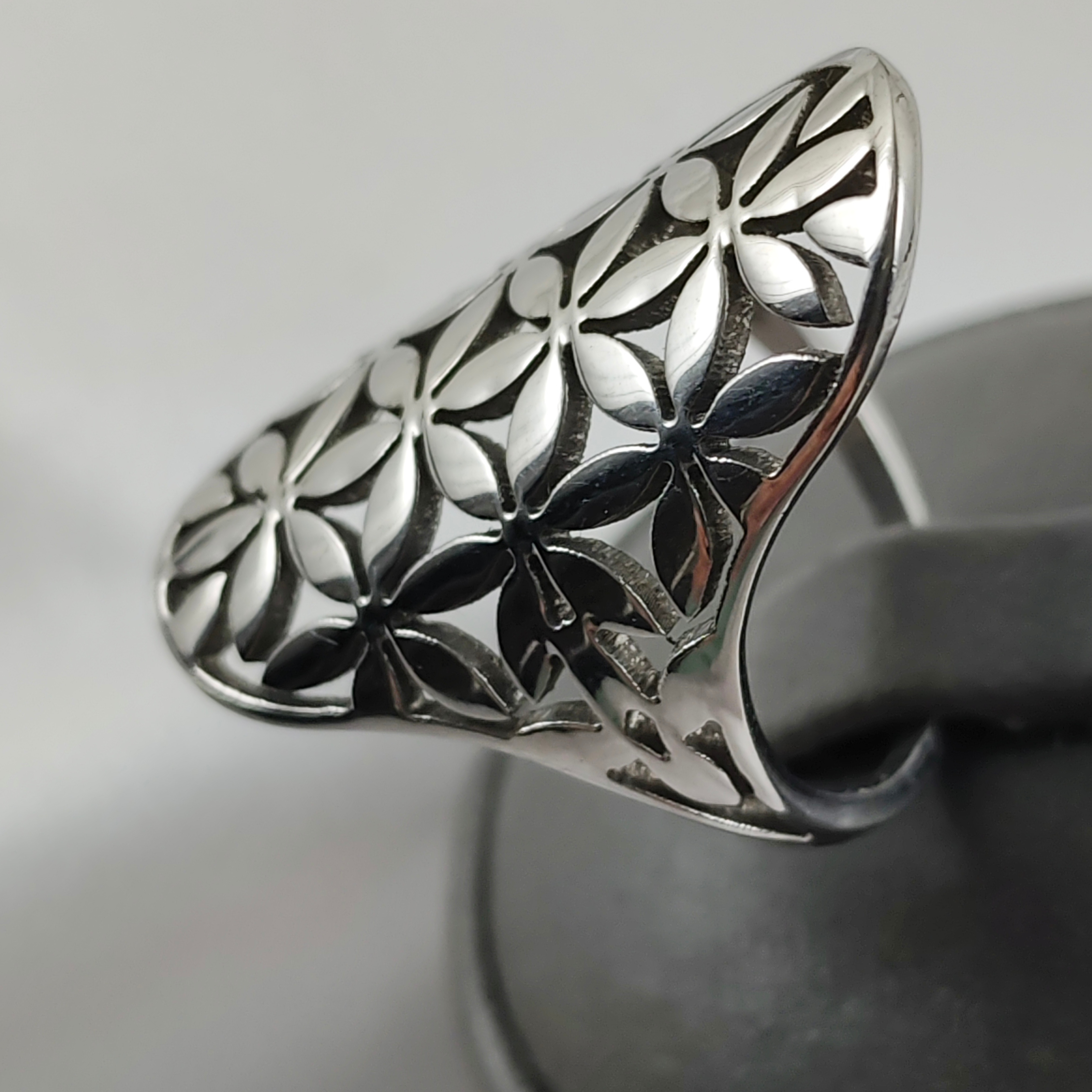 Bague Fleur de Vie – Élégance et Symbolisme Acier inoxydable