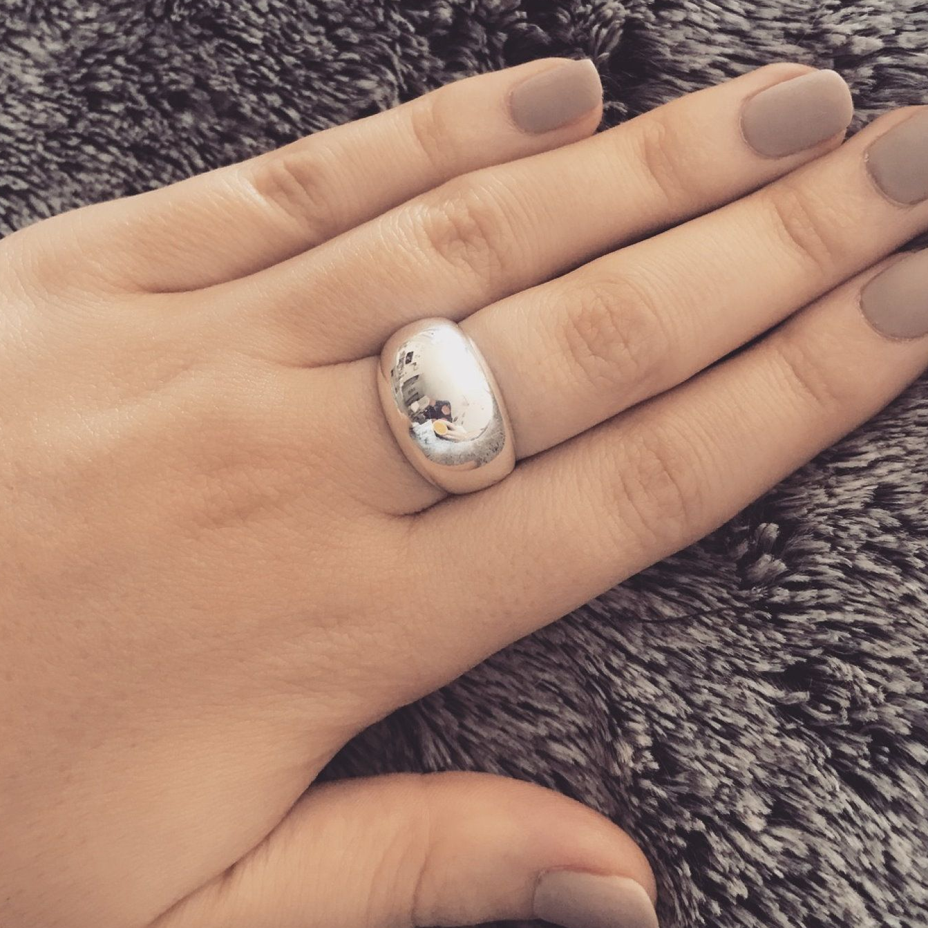 Bague Dome en Céramique – Élégance Intemporelle et Design Audacieux
