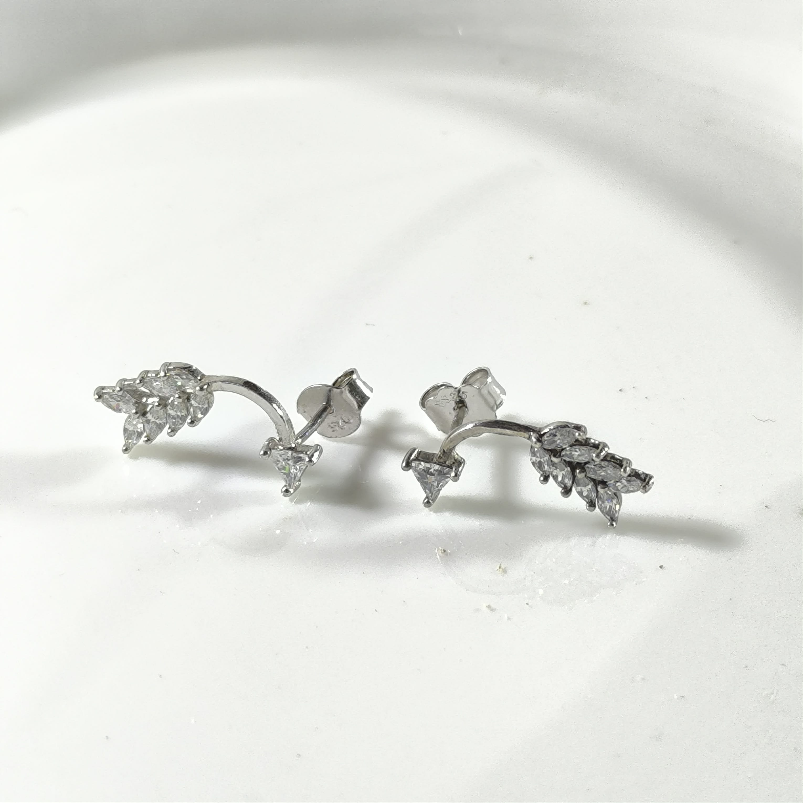 Boucles d’Oreilles Argent Aile Cristal – Élégance Moderne Zircon