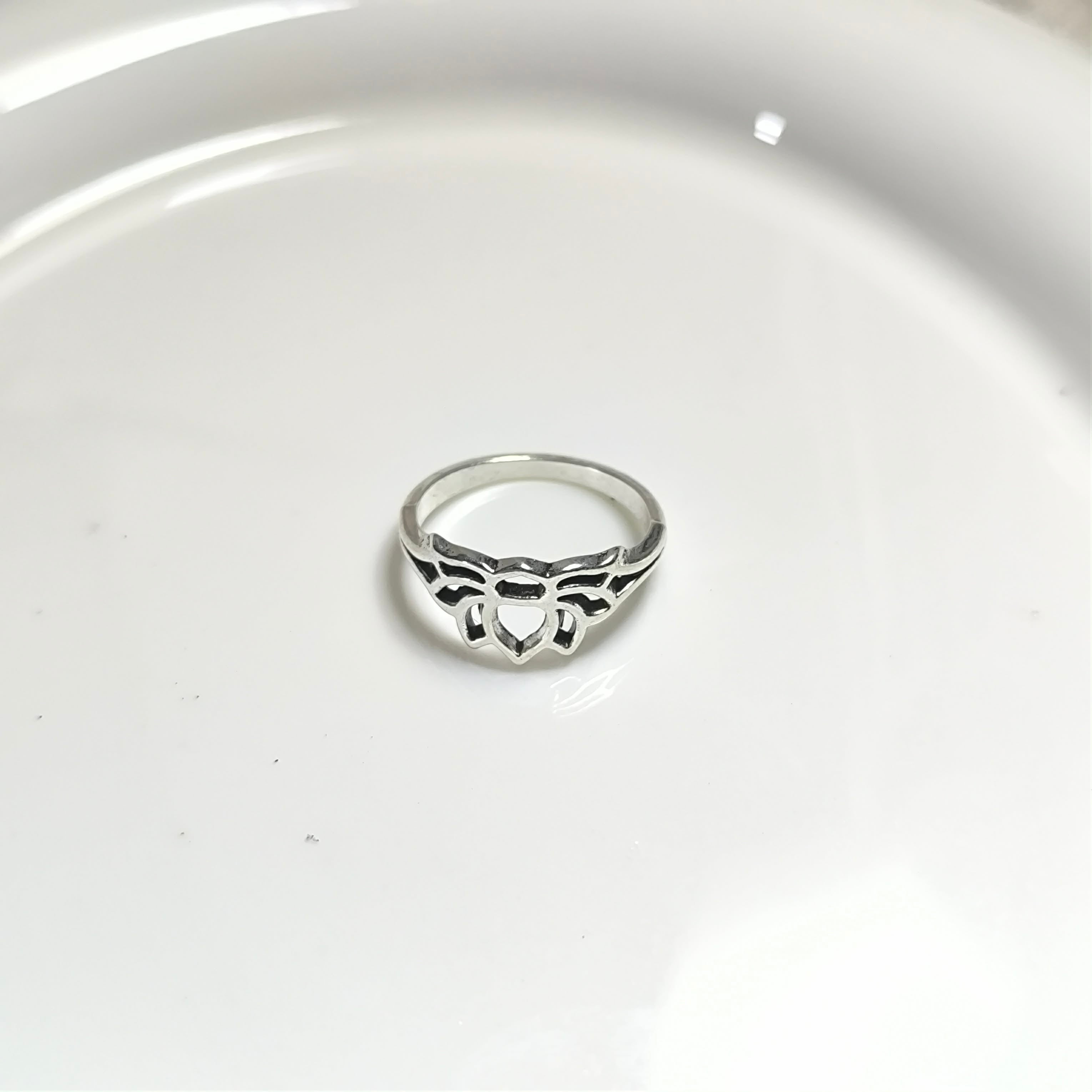 Bague Papillon en Acier Inoxydable – Élégance Fine & Moderne