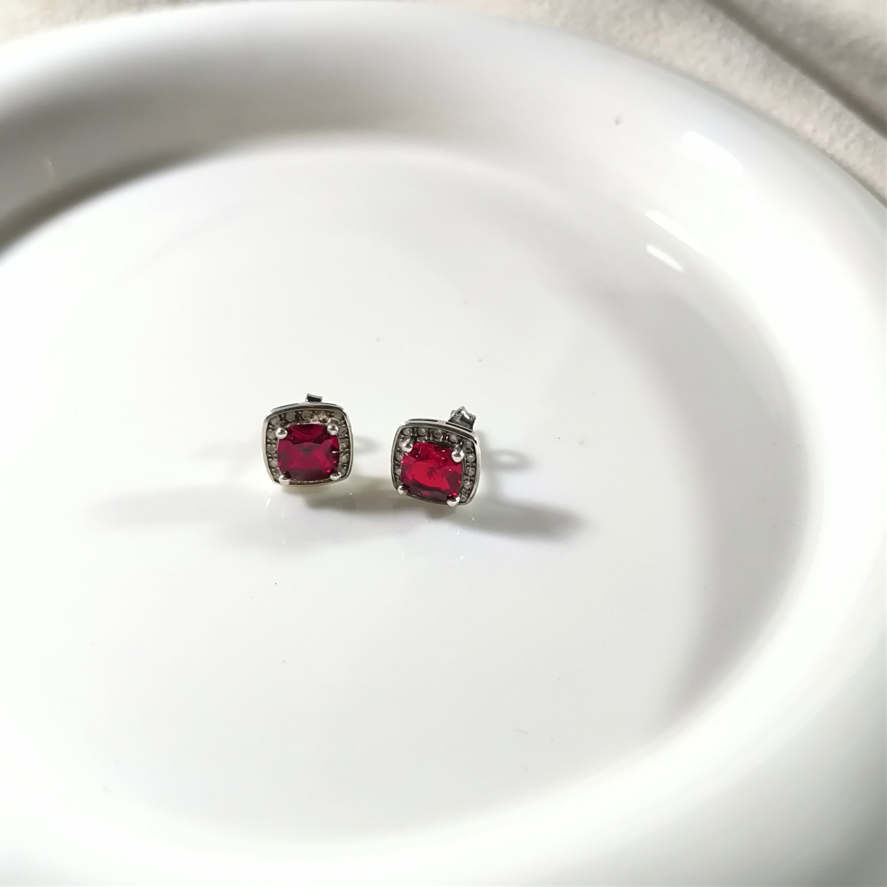 Boucles d’Oreilles Argent 925 Carrées Rouge Rubis Éclat Luxe