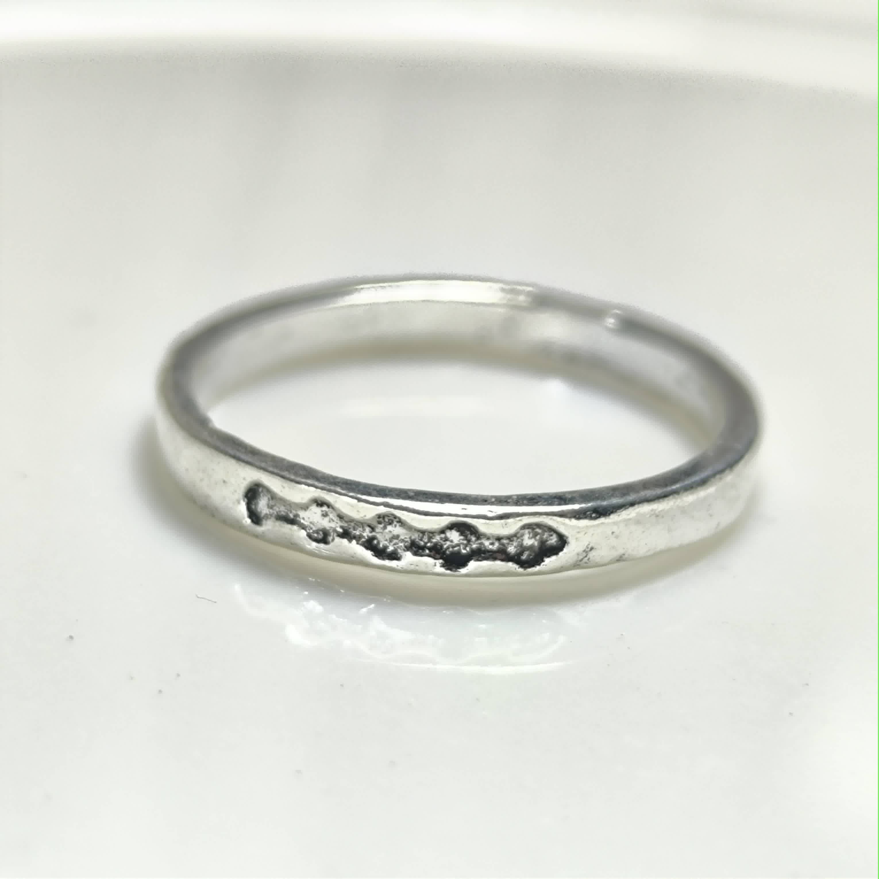 Bague Minimaliste Gravée en Acier Inoxydable