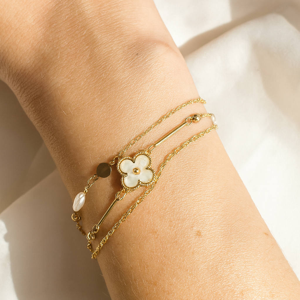 Bracelet Fantaisie Doré Multi-Rangs “Fleur Nacrée”