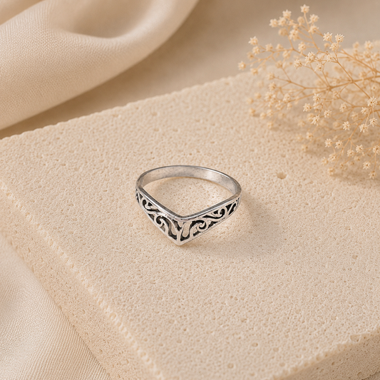 Bague Vintage Gravée en Acier Inoxydable – Élégance Minimaliste