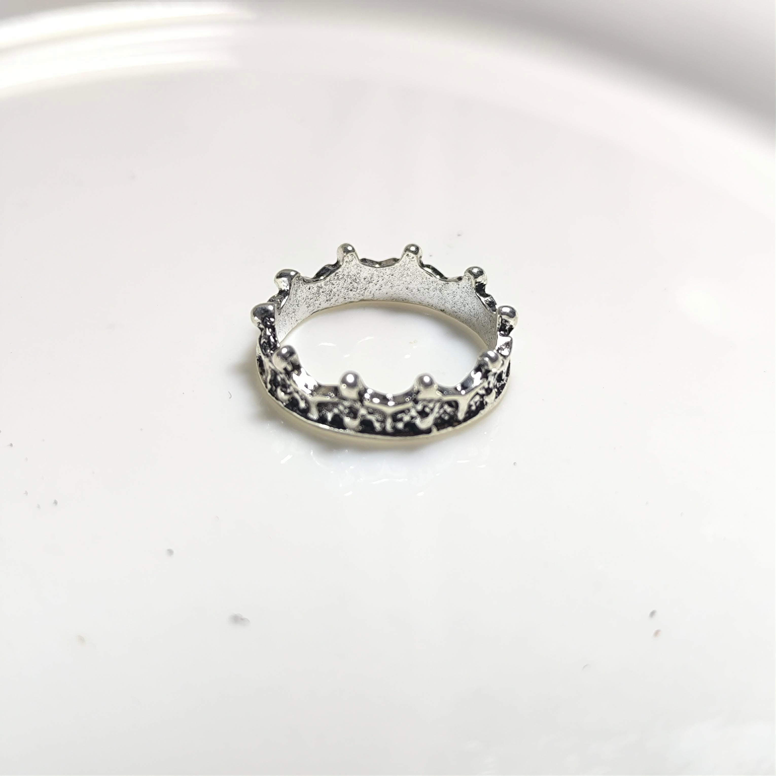 Bague Couronne Royale – Style Élégant & Raffiné