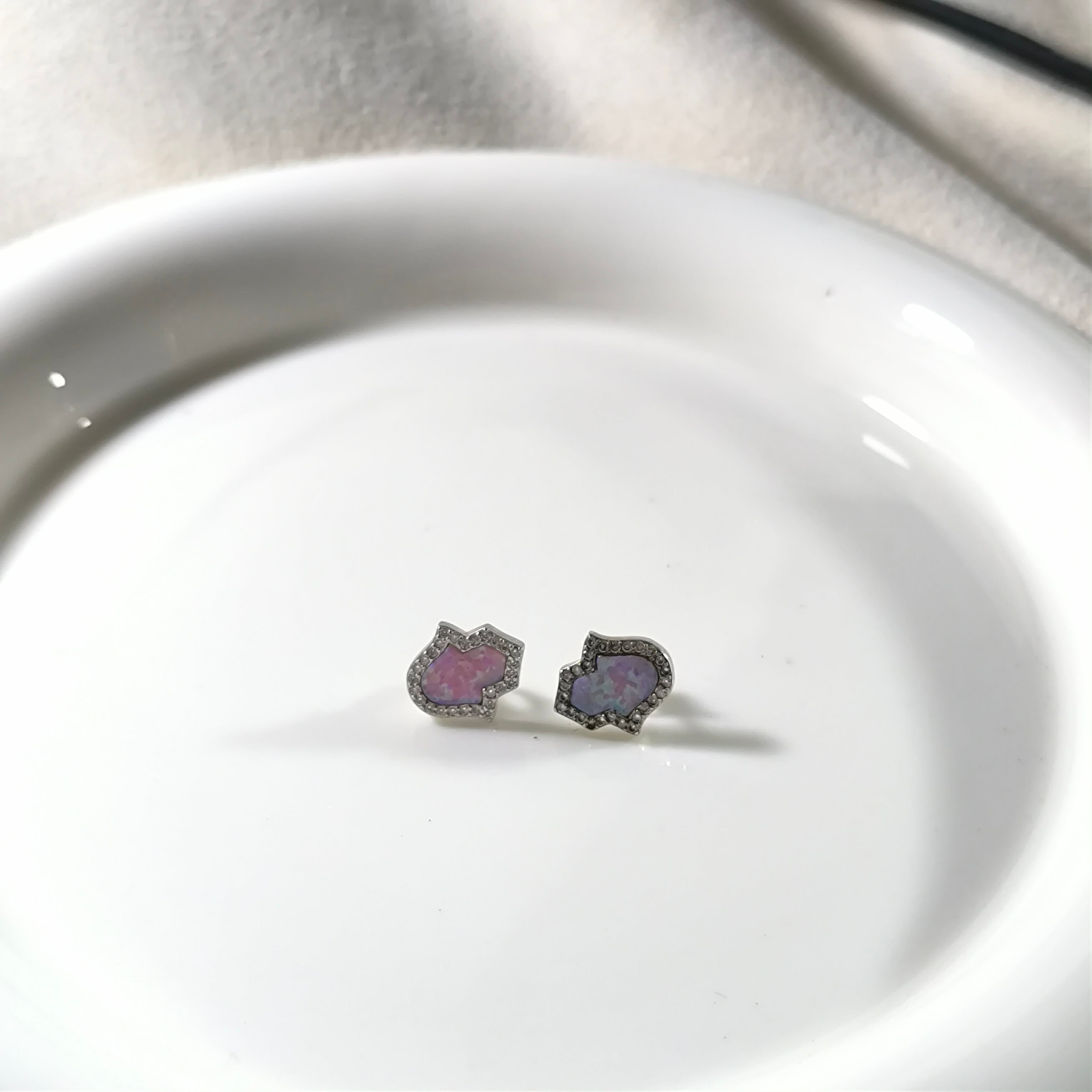 Boucles d’Oreilles Argent Main de Fatma Opale – Protection & Élégance