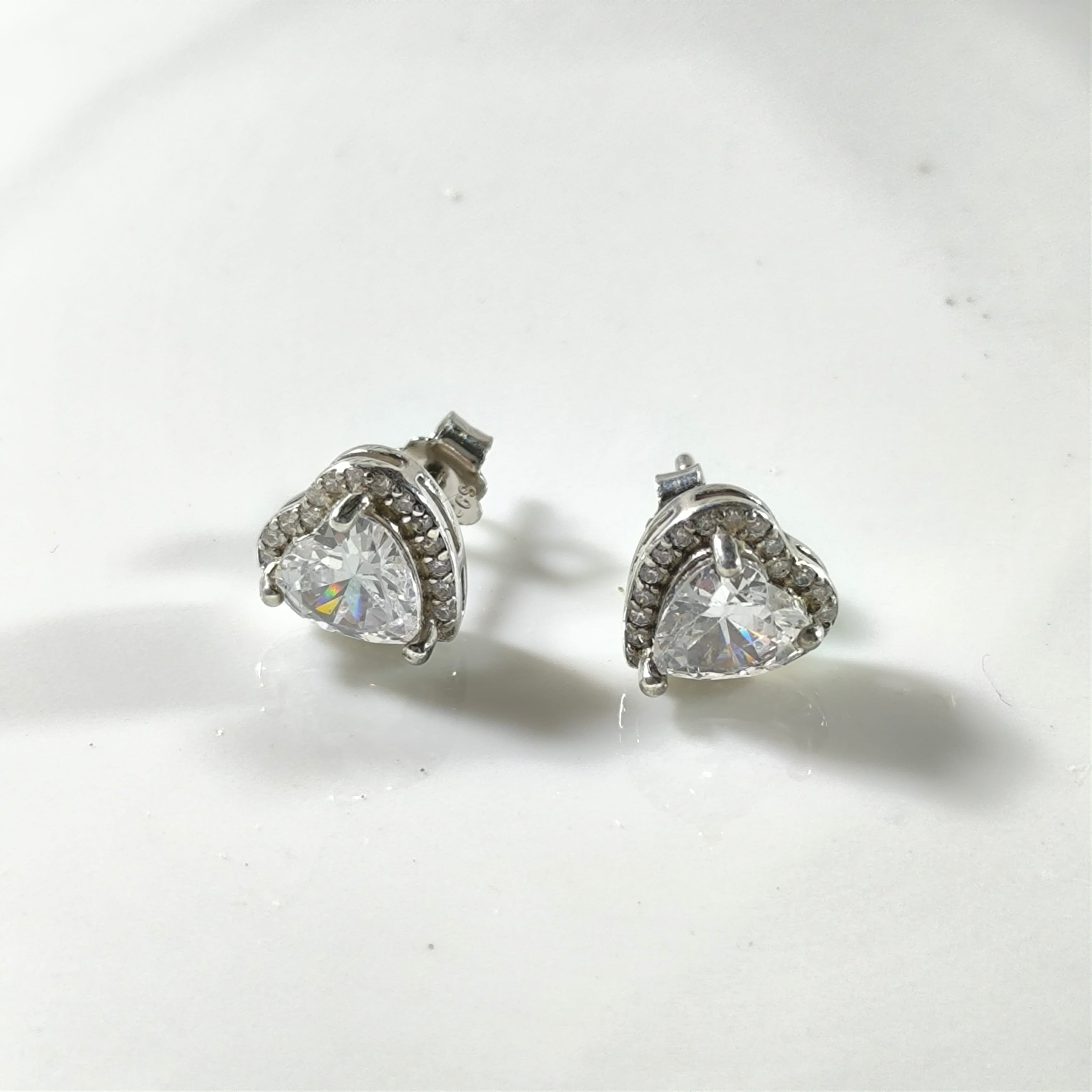 Boucles d’Oreilles Argent Trinité Éclat – Zircon Triangle Luxe