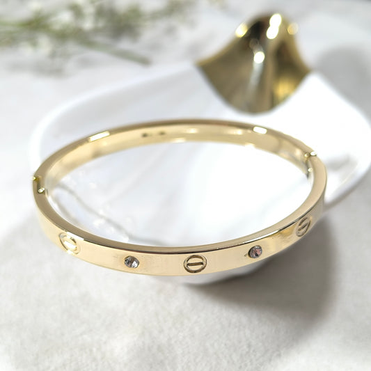 Bracelet Icône Élégante – Acier Inoxydable Doré à Cristaux