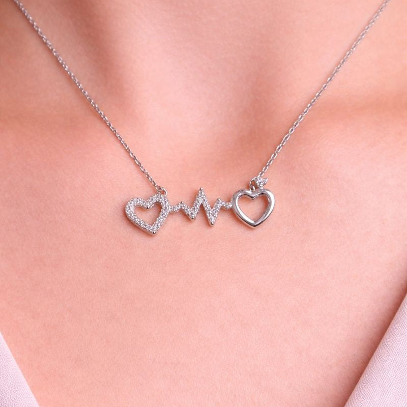 Chaîne Battement de Cœur – Argent Rhodié & Détails Brillants