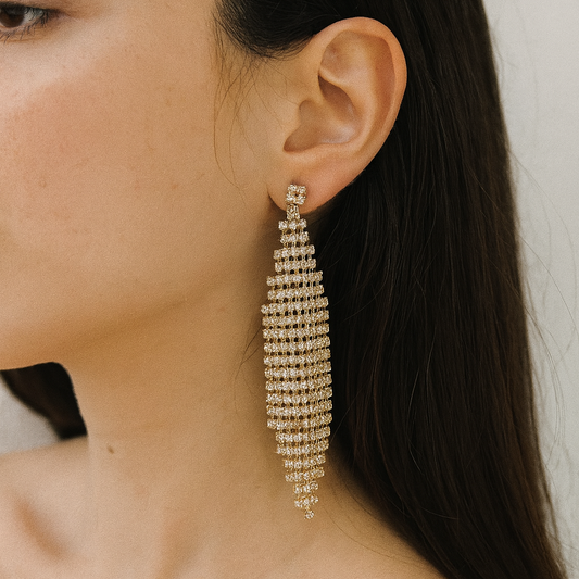 Boucles d’Oreilles Chandelier Dorées en Strass – Glamour & Élégance