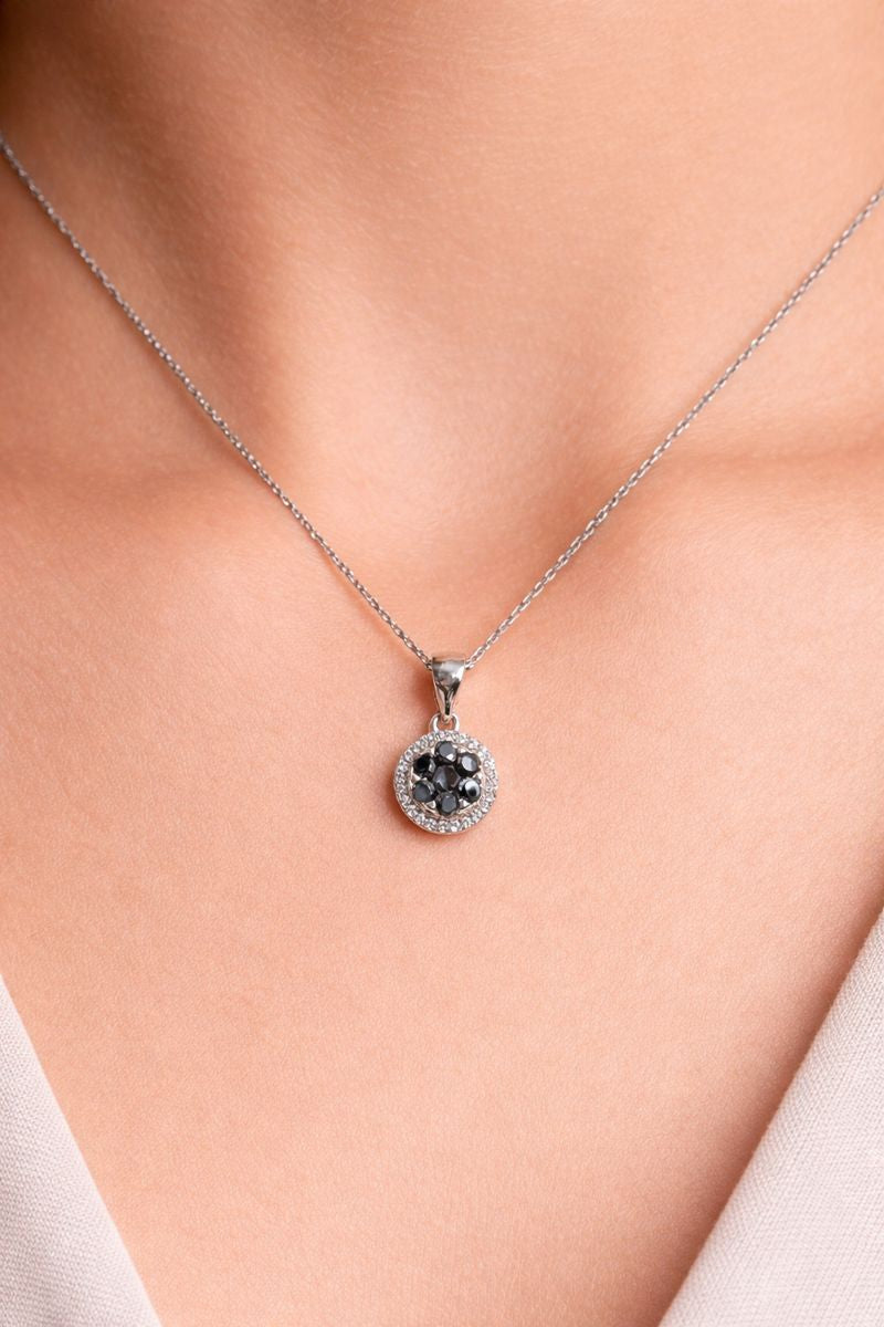 Chaîne Élégance Nocturne – Argent Rhodié & Pierres Noires