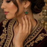 Boucles d’Oreilles Impériales en Bronze – Pierres Vertes et Rubis