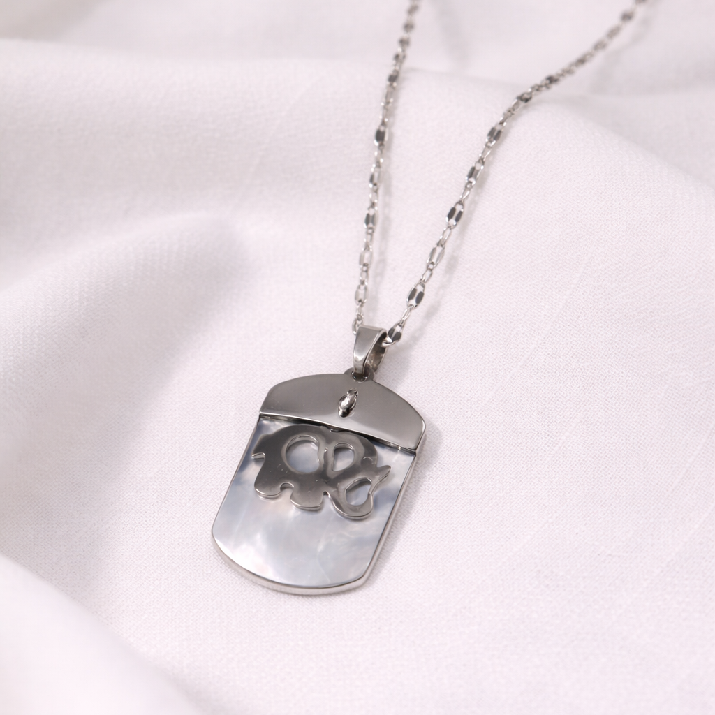 Collier Acier Inoxydable Pendentif Nacre & Crâne – Style Moderne et Audacieux