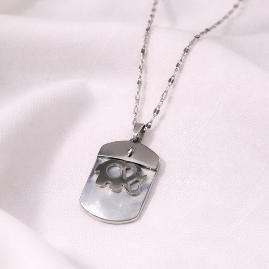 Collier Acier Inoxydable Pendentif Nacre & Crâne – Style Moderne et Audacieux