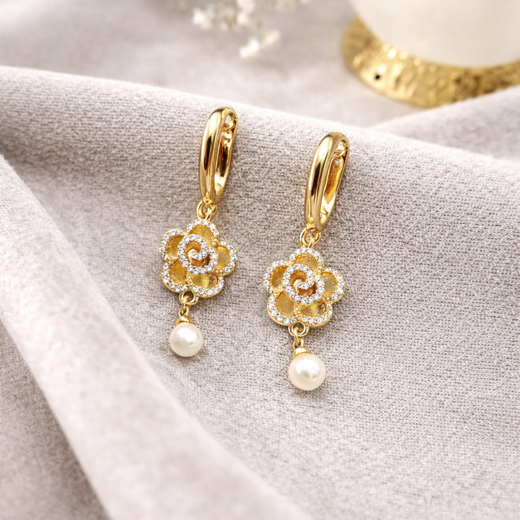 Boucles d’Oreilles Fleur Perle en Plaqué Or