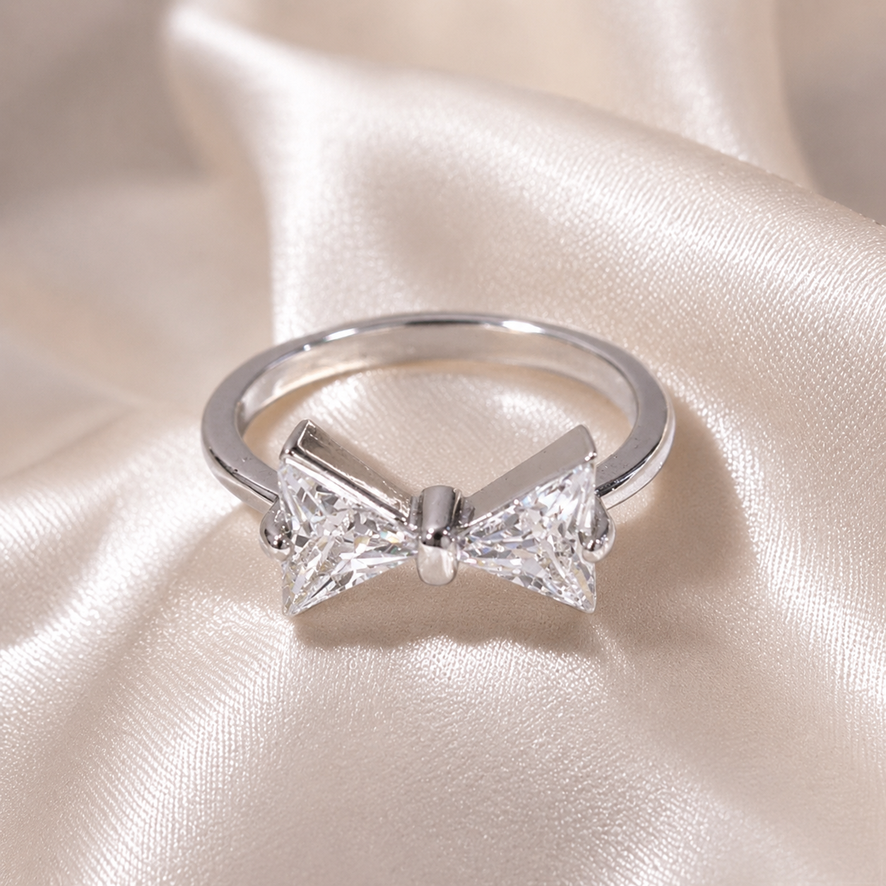 Bague Nœud Brillant ✨