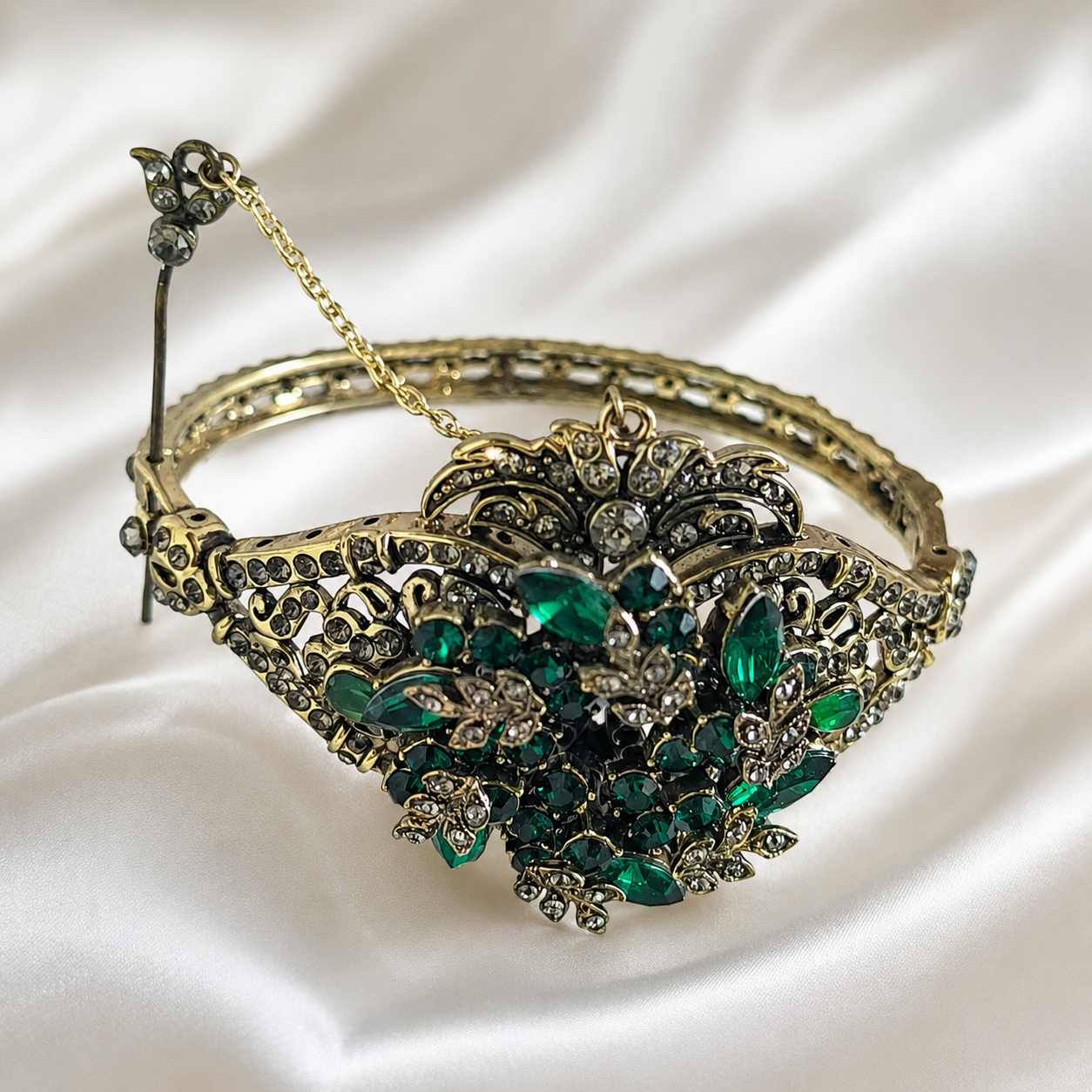 Bracelet Élégance Vintage en Véritable Bronze – Pierre Verte Raffinée