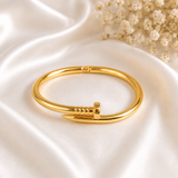 Bracelet Clou Élégance Dorée – Style Intemporel