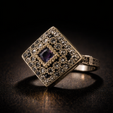 Bague Antique Carrée en Argent & Bronze – Pierre Centrale Facettée