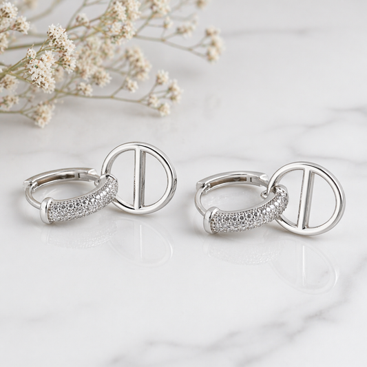Boucles d’Oreilles Argent Cercle Signature – Zircon Chic Moderne
