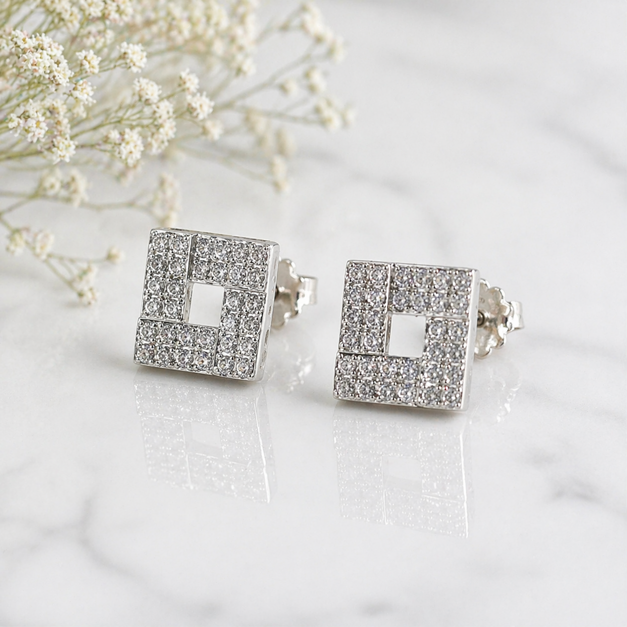 Boucles d’Oreilles Argent Carré Géométrique – Zircon Élégance Moderne