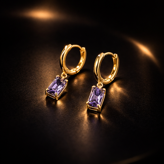 Boucles d’Oreilles Créoles Dorées & Pierre Violette – Chic Minimaliste