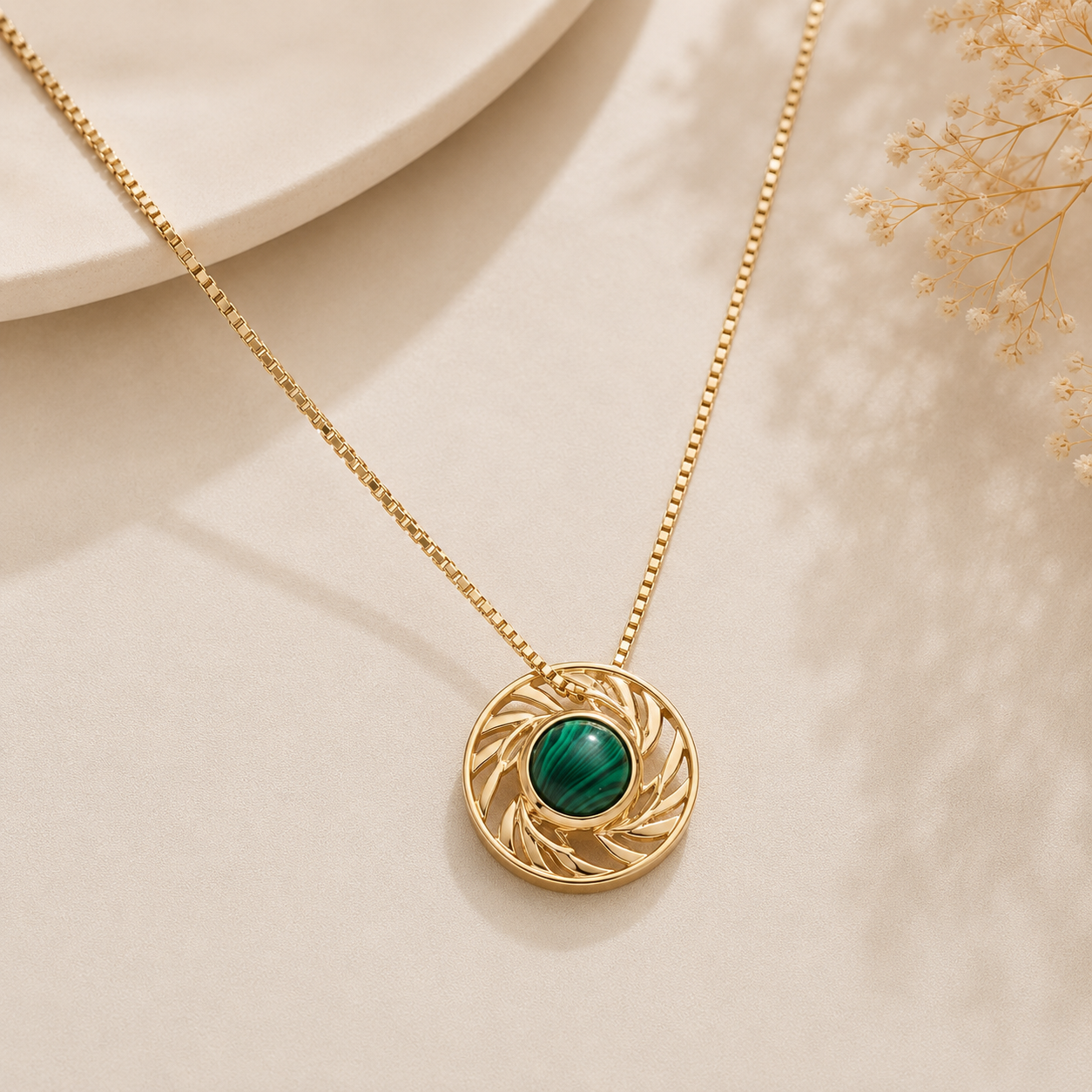 Collier Femme Élégance Verte – Plaqué Or Marque CN