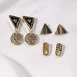 Ensemble de 3 Paires de Boucles d’Oreilles – Triangles Noirs, Pièces Médaille & Motifs Texturés – Style Chic & Moderne