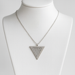 Collier Pendentif Triangle Ajouré – Fini acier inoxydable
