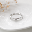 Bague Fine en Argent avec Cristaux – Élégance Minimaliste