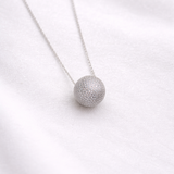 Collier Boule Scintillante en Argent – Élégance Moderne