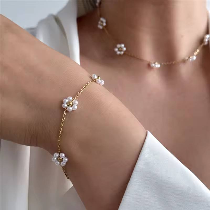 Parure Fleur Perle Dorée – Collier & Bracelet en Acier Inoxydable