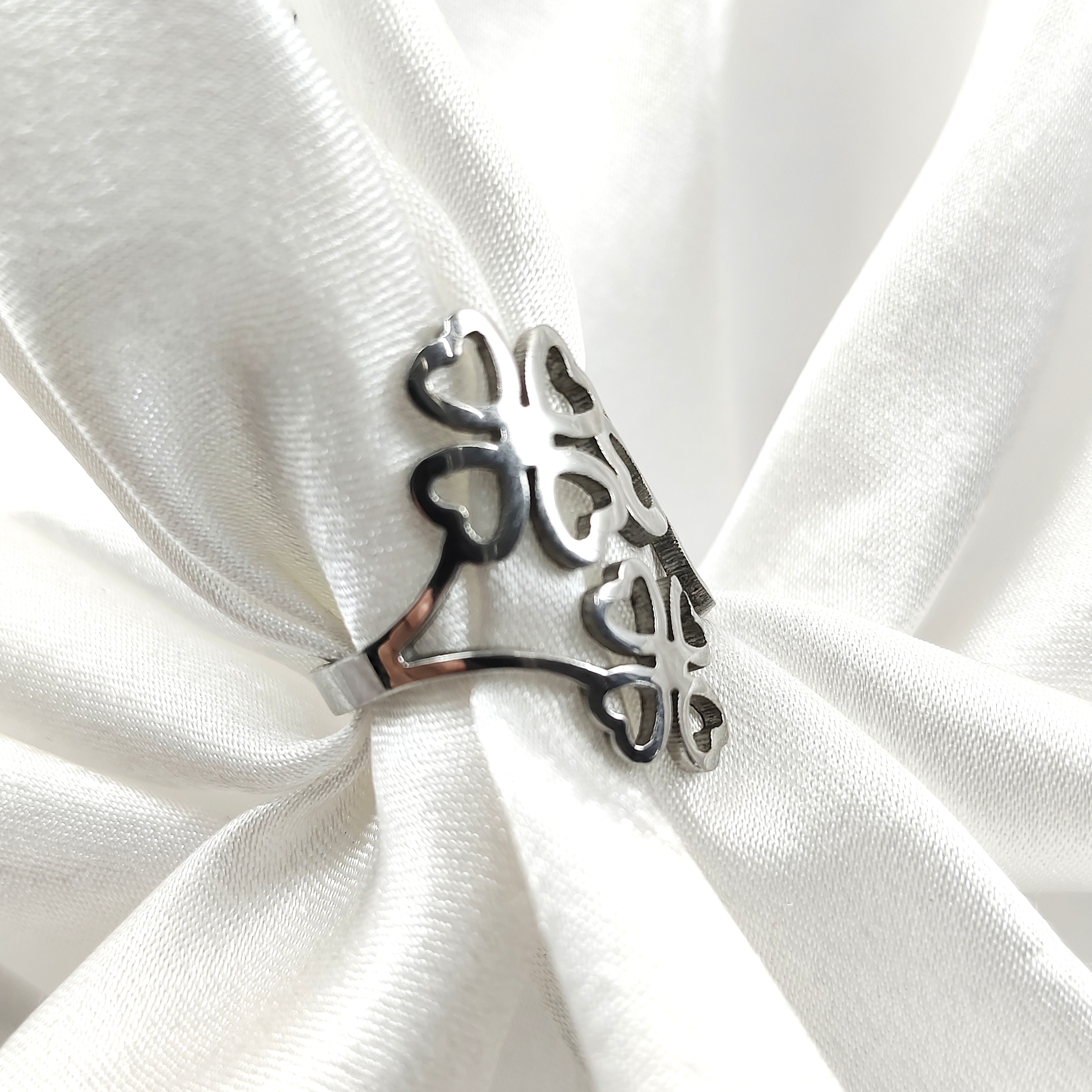 Bague en acier inoxydable papillons ajourés – Élégance et légèreté