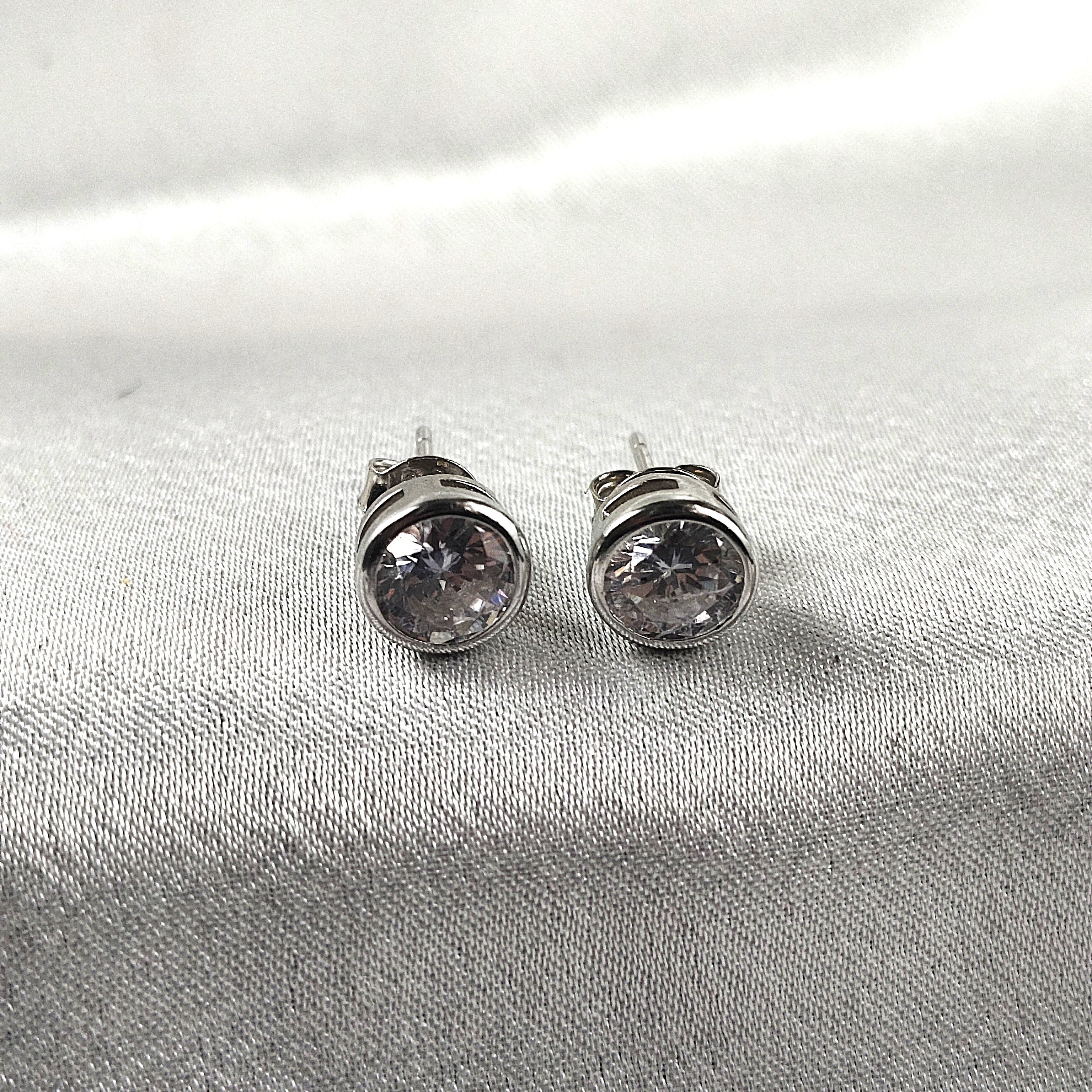 Boucles d’Oreilles “Éclat Classique” en Argent