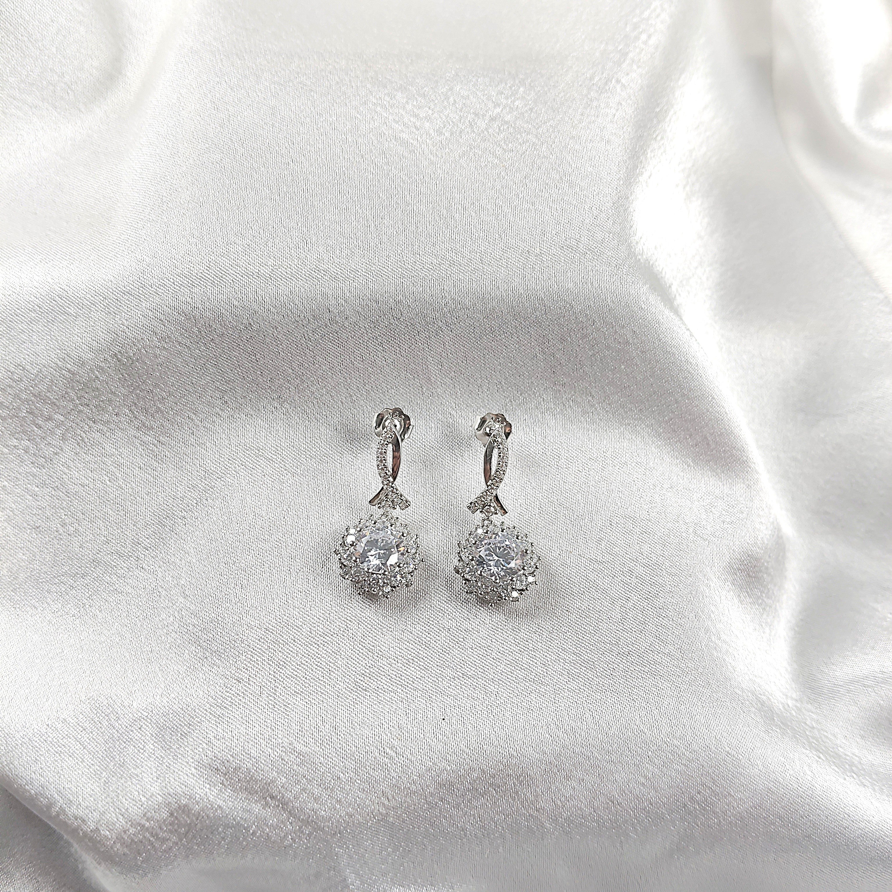 Boucles d’Oreilles “Éclat Infini” en Argent et Zircons