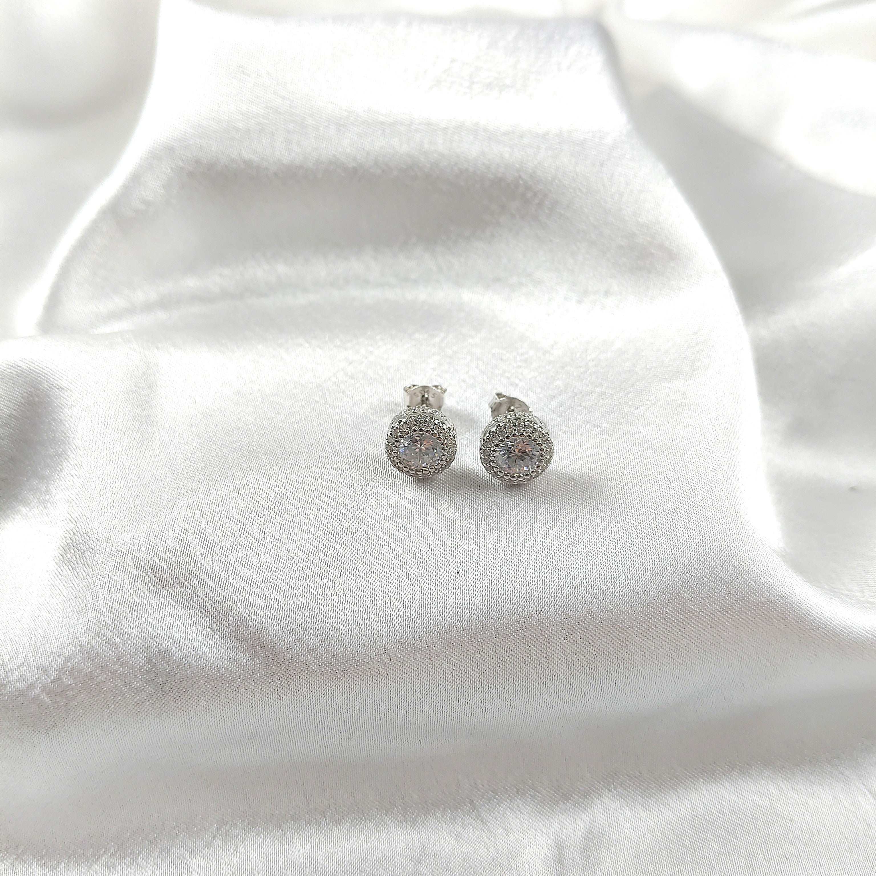 Boucles d’Oreilles “Éclat Élégant” en Argent